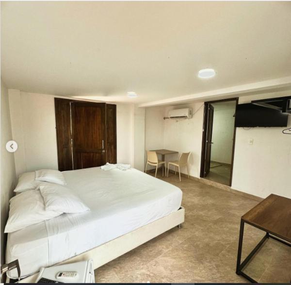 Hotel Victoria Queen Villavieja Εξωτερικό φωτογραφία